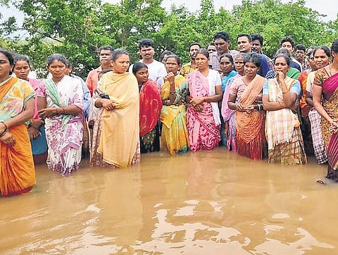 Villagers of Kuyuguru staging Jala Deeksha on Sunday I Express