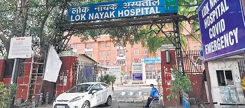 Nurses in 2 hospitals oppose govt’s outsourcing proposal