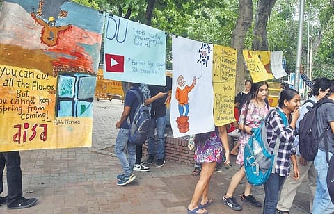 Students protest against the Four Year Undergraduate Programme under the banner of AISA at Delhi University on Wednesday | parveen negi