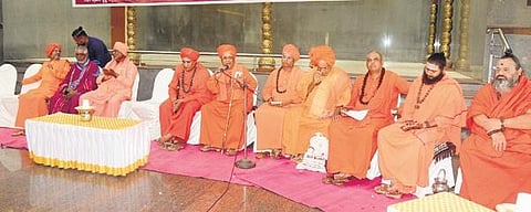 After a series of meetings of seers in different parts of the state, a large samavesha was held, where a resolution was passed urging the state govt not to repeal Acts.