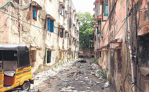 Residents are ready to move out of the buildings but say that sustenance amount has not been given to them. It is scary, but we don’t have any place to go. When TNIE visited the site, the buildings we