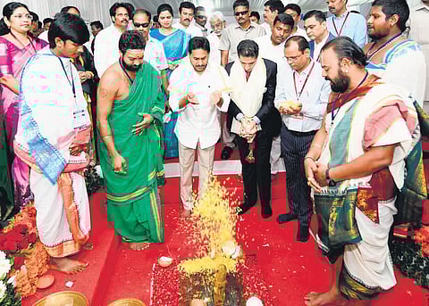 CM Jagan, along with K Raheja Group Chairman Neel Raheja, during the foundation stone-laying ceremony for Inorbit Mall in Visakhapatnam. (Photo | Express)