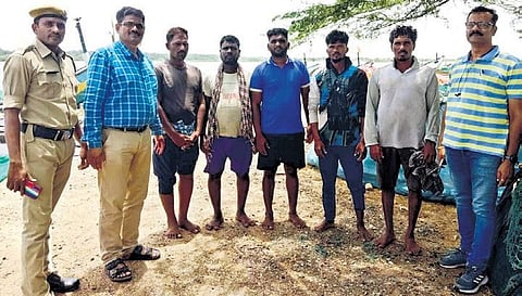 The five abducted fishermen of Aryapalli rescued and brought back | Express