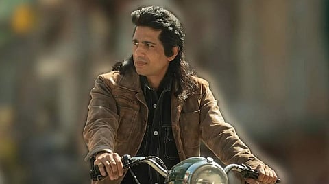 Actor Gulshan Devaiah in a still from 'Guns & Gulaabs'. (Photo | Netflix website)