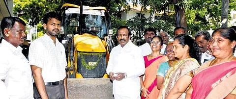 Minister S Muthusamy inaugurated works worth `16 crore in Erode | Express