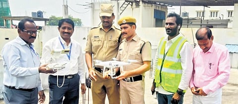 Metro alignment and pillar locations are being planned in such a way that there is no adverse effect on the structures, said HMRL MD NVS Reddy.