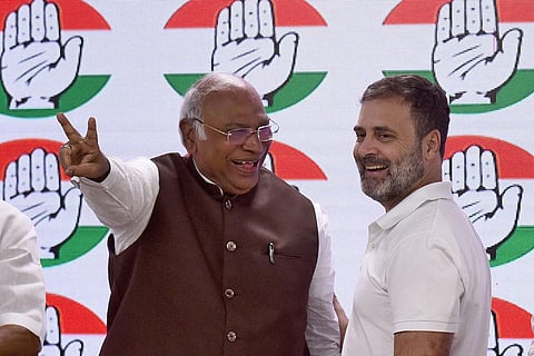 Congress leader Rahul Gandhi with party chief Mallikarjun Kharge at AICC headquarters after the Supreme Court stayed his conviction in the 2019 criminal defamation case. (Photo | Parveen Negi)