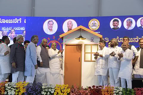Congress President Mallikarjun Kharge and Karnataka Chief Minister Siddharamaiah. (Photo | ENS)