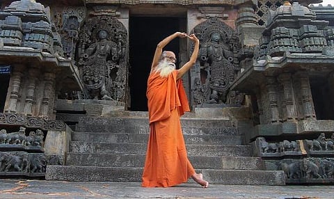 Manu maash at Hoysaleswara temple