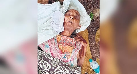A 75-year-old handicapped woman was left alone under a tree on the roadside in Ganapavaram in Palnadu | EXPRESS