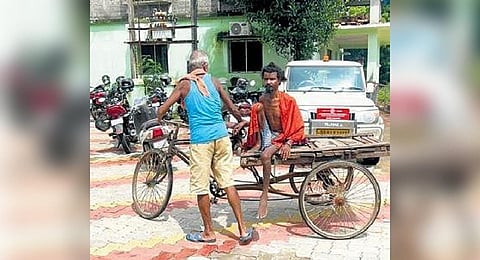 An elderly trolley rickshaw puller offered a free ride to Bijay to reach BDO office | Express