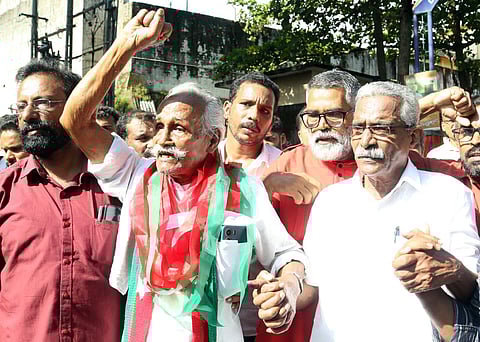 Grow Vasu ( 94) after his release from jail in Kozhikode on Wednesday. (Photo | Express)