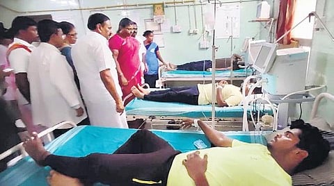 Collector Dr S Uma visited the patients admitted at Namakkal medical college hospital. (Photo | Express)