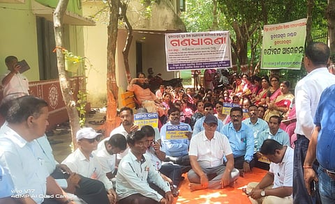 The Federation announced its withdrawal after the inter-ministerial committee assured to take steps for fulfilment of teachers’ demands by December this year | Express