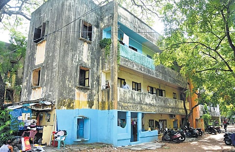 Dilapidated Kilpauk police quarters pose threat to the residents (Photo | Ashwin Prasath, EPS)