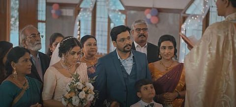 A snippet from the song Kadavulukku Korikkai. (Videograb)