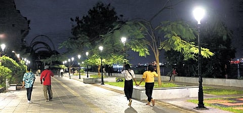 Despite outcry, authorities to go ahead with night curfew plan at Marine Drive
