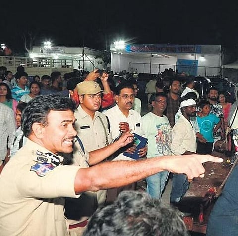 HMDA to spend over Rs 62 lakh to remove idols from Hussain Sagar