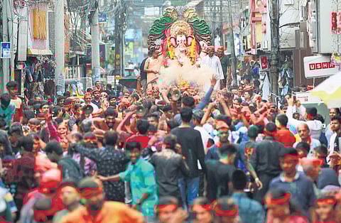 Immersed in devotion