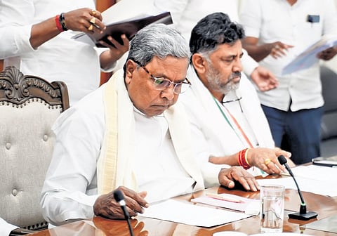 Chief Minister Siddaramaiah and Dy CM DK Shivakumar during a meeting. (Photo| Express)