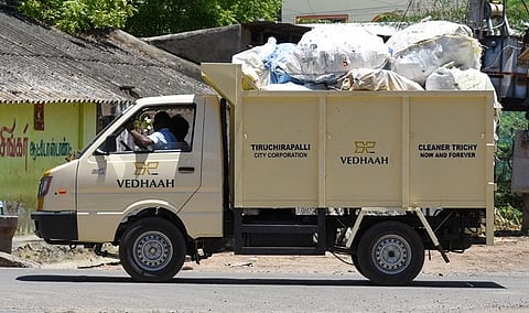 sanitary labourers’ association urged CCMC to ensure that no sanitary workers are laid off during the transition of outsourcing the garbage collection work to private players.