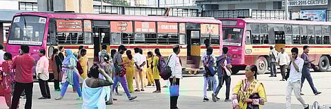 Moderate crowd seen at CMBT Koyambedu on Tuesday |  D Sampath Kumar