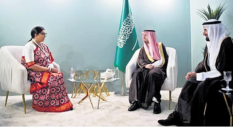 Union minister Smriti Irani meets Saudi officials | x