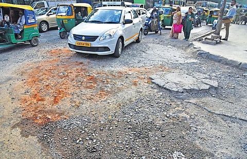 Motorists and pedestrians face a nightmare due to the pathetic condition of  SP Road. Dy CM DK Shivakumar’s intervention has also not helped | Vinod Kumar T