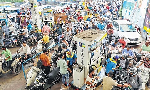 Heavy rush at a petrol pump amid the truckers’ protest in Hyderabad | PTI