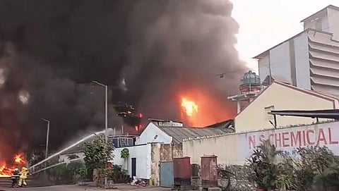 Fire at a chemical factory in Navi Mumbai. (Screengrab)