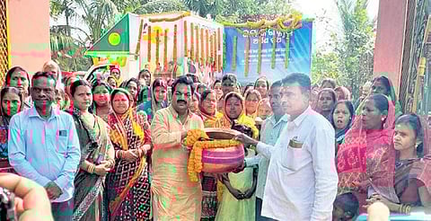 MLA Umakanta Samantray flagging off arpan rath in Kanas on Saturday I EXPRESS