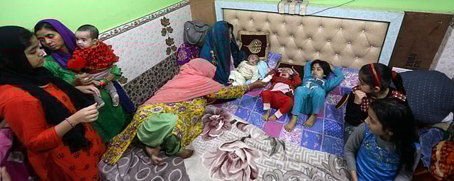Family of deceased Mudassir Khan that includes his 8 daughters the youngest being just 15-days-old- is struggling to process the loss at Old Mustafabad in New Delhi. (Photo | Shekhar Yadav, EPS)