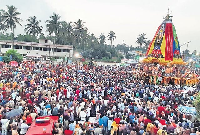 Devotees gather at Baladevjew temple on occasion of Rath Yatra. (Photo | Express)