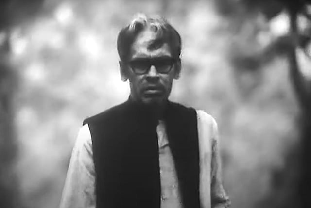 Ritwik Ghatak, movie- <em>Jukti Takko Aar Goppo</em>. (Youtube screengrab)