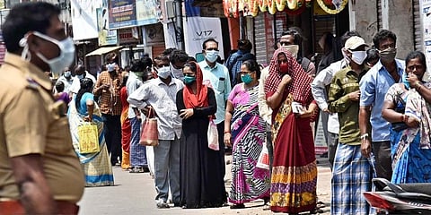 People wait in que to have the transaction at a bank in North Chennai. (Photo | P Jawahar)