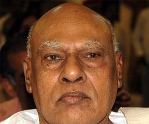 Rosaiah refutes Chavan\'s claim on Babli row