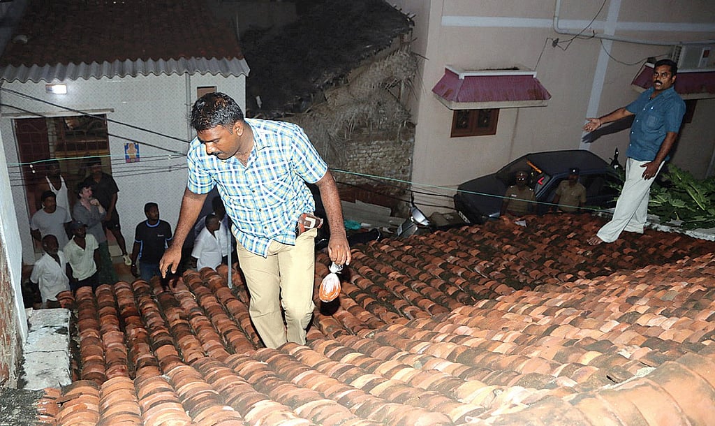 Tension as crude petrol bombs hurled at Hindu Munnani functionary\'s house