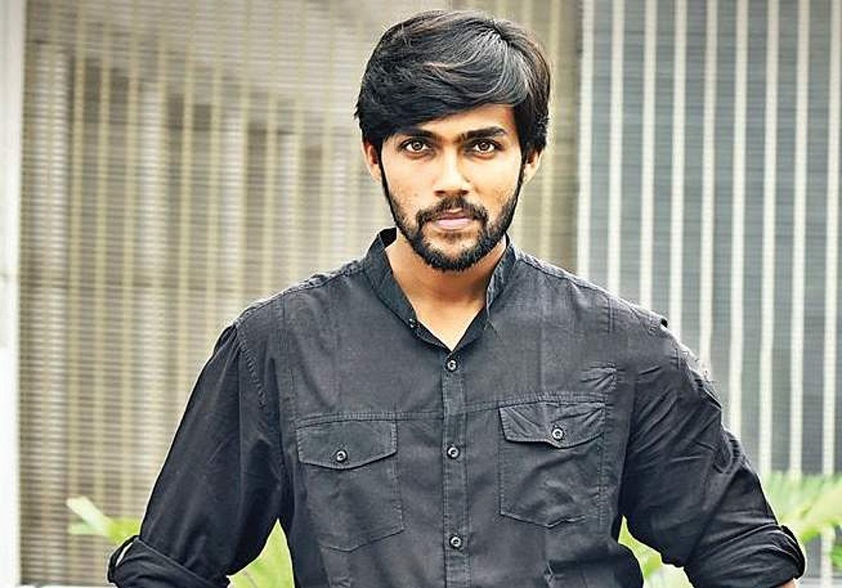 Arav Topper Arav signs his next