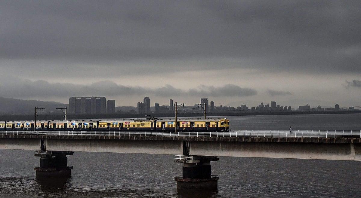 Heavy rains lash Mumbai as Monsoon arrives in Maharashtra; suburban ...
