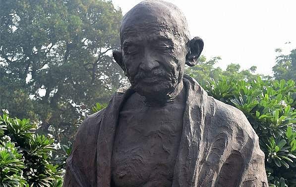 Former US President Barack Obama invokes Mahatma Gandhi during Nelson ...