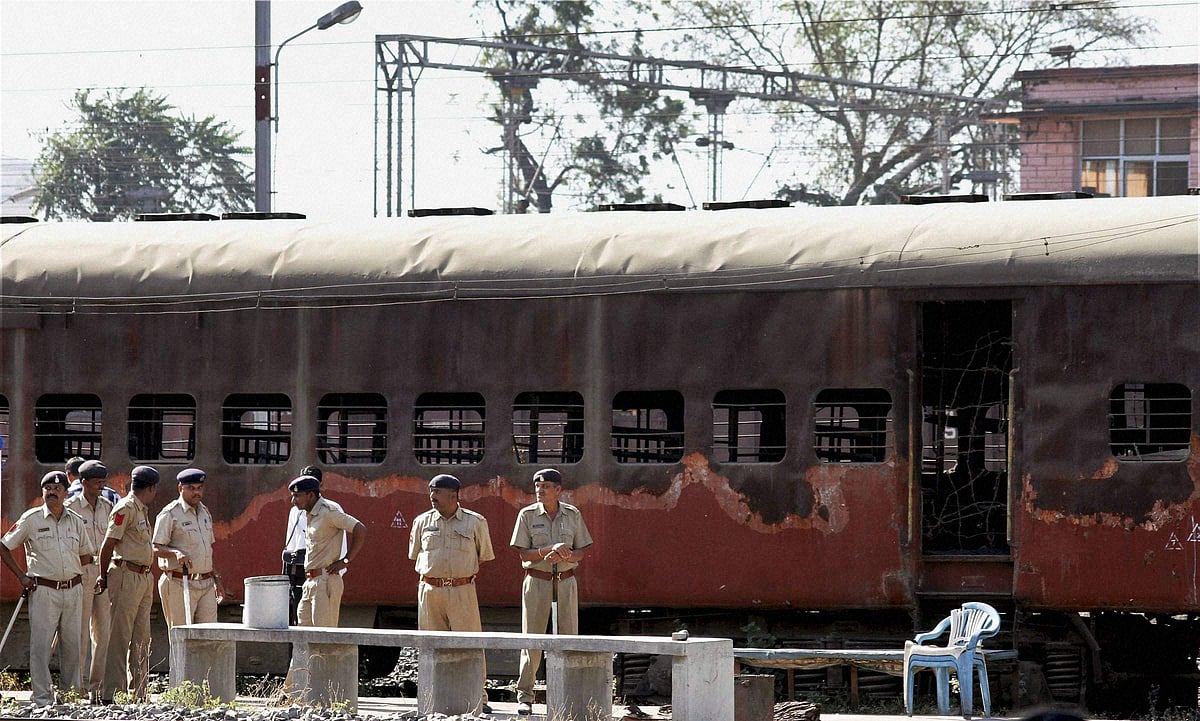 No bogie set afire to recreate 2002 Godhra train burning for ...