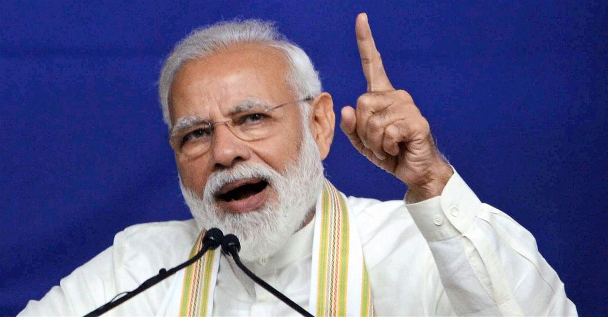 PM Modi trains his guns on Gowda family in Karnataka
