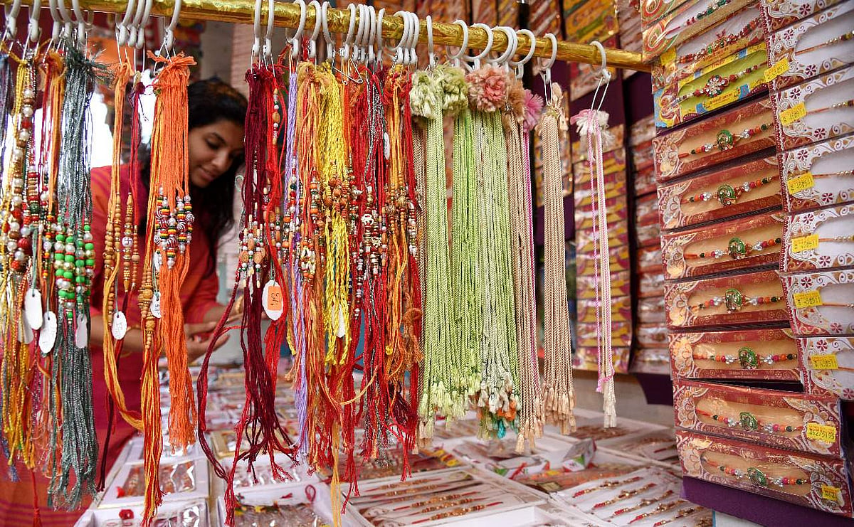 Hindus celebrate Rakshabandhan in North-Western Pakistan