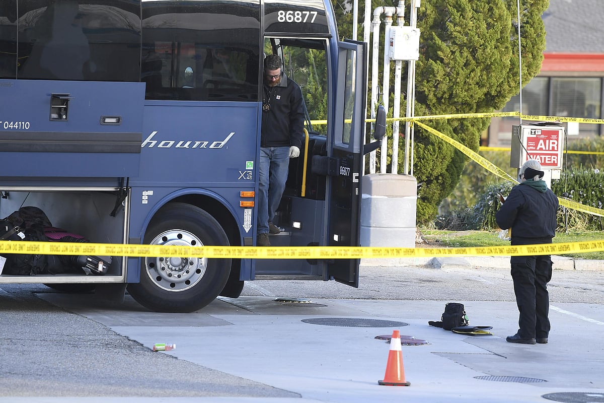 California police: 1 dead, 5 wounded in shooting on bus