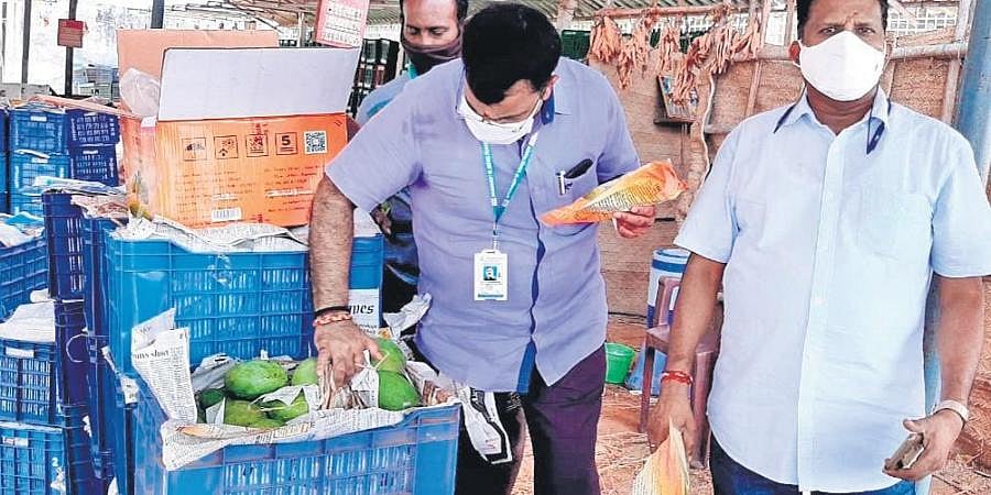 Four vendors caught using artificial ripeners at Nunna mango market