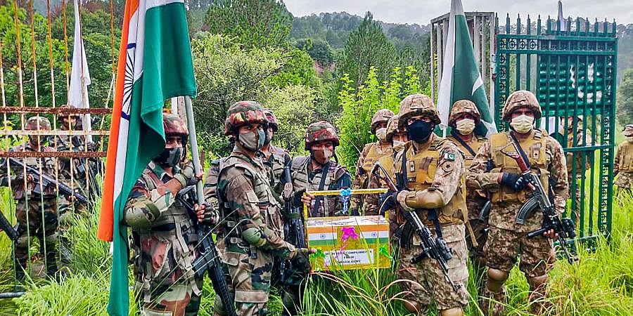 For first time since 2019, Pakistan Rangers & BSF exchange sweets on ...