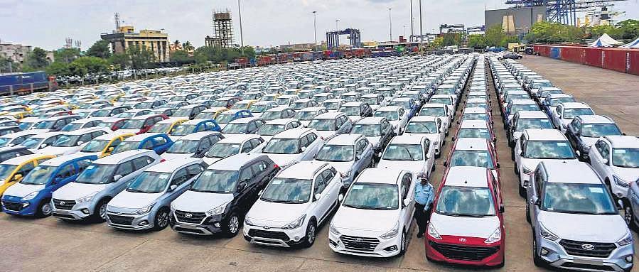 Economic Survey 2022: Car manufacturers had backlog of 7 lakh cars due to semiconductor shortage