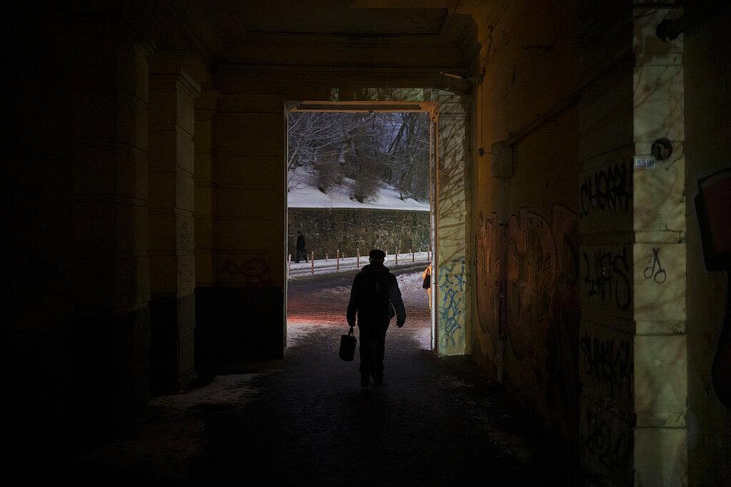 Russia launches another major missile attack on Ukraine