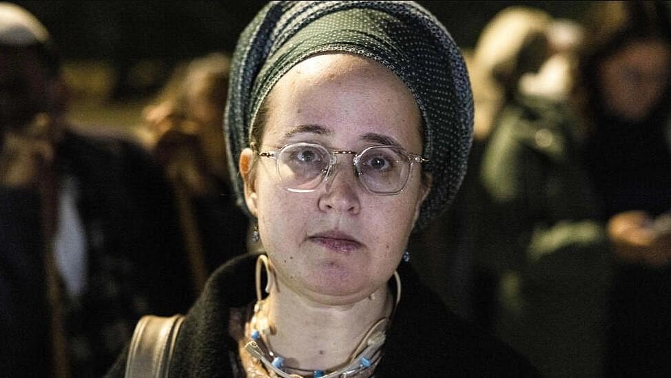 'Listen to me', says Israeli woman accusing top rabbi of rape