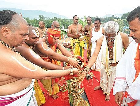 TTD chief performs ritual at Seethampeta temple in AP